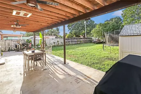 571 E 60th St, Hialeah, FL 33013 photo 15