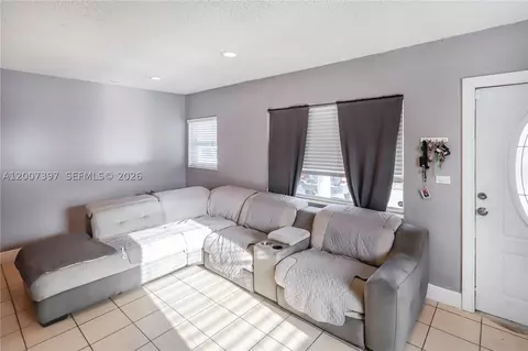 571 E 60th St, Hialeah, FL 33013 photo 3