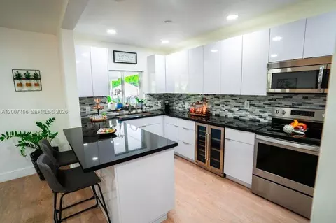 Kitchen - 5290 Palm Ave, Hialeah, FL 33012 photo 1 of 1