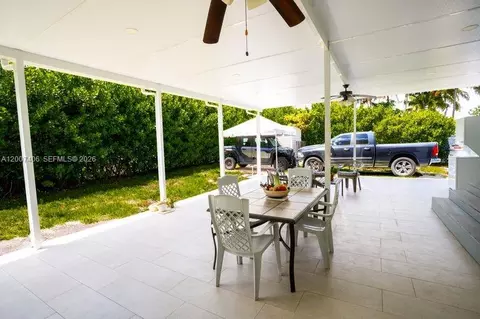 Exterior - 5290 Palm Ave, Hialeah, FL 33012 photo 1 of 4