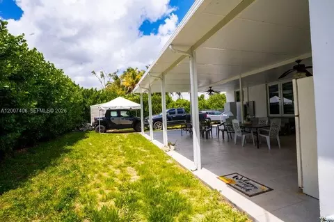 Exterior - 5290 Palm Ave, Hialeah, FL 33012 photo 2 of 4