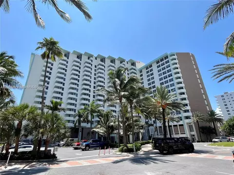 2899 Collins Ave #1040, Miami Beach, FL 33140