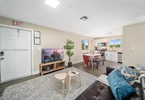 2320 Garfield St, Hollywood, FL 33020