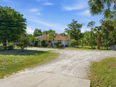 1110 22nd Ave NE, Naples, FL 34120