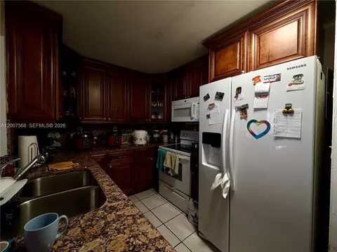 5201 NW 7th St #104, Miami, FL 33126