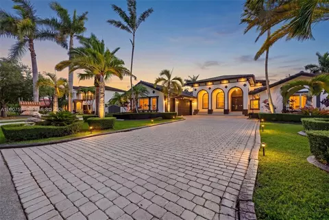 19533 SW 130th Ave, Miami, FL 33177