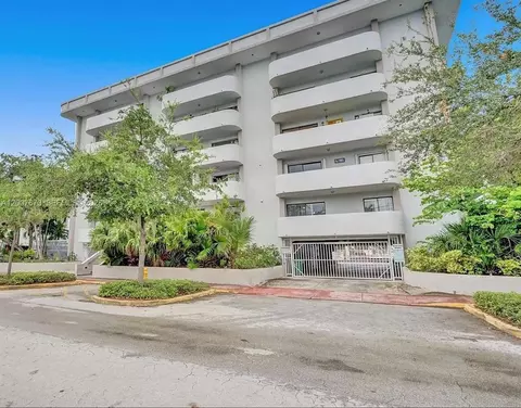 110 S Shore Dr #5B, Miami Beach, FL 33141