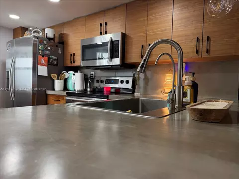 Undisclosed, Pembroke Pines, FL 33025