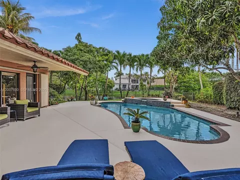 1080 Creekford Dr, Weston, FL 33326