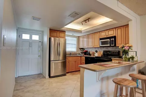 1900 Alamanda #108, Naples, FL 34102