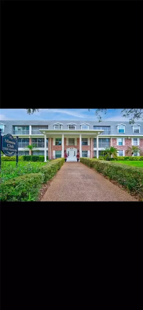 1900 Alamanda #108, Naples, FL 34102