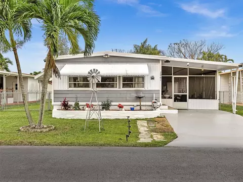 2061 SW 83rd Ave, Davie, FL 33324