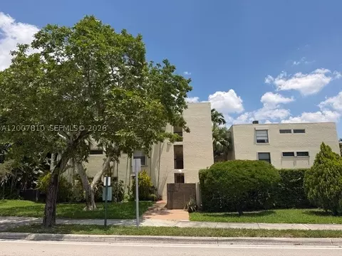 709 Curtiss Pkwy #20, Miami Springs, FL 33166