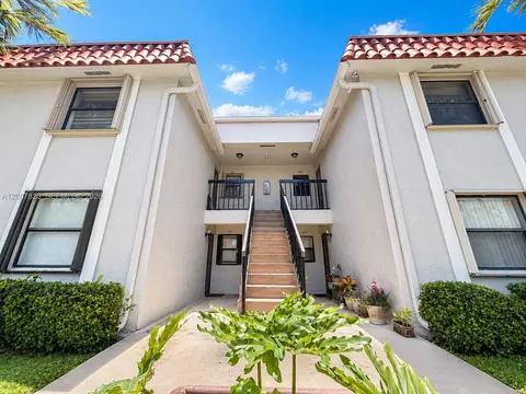 9730 Hammocks Blvd #201-28, Miami, FL 33196