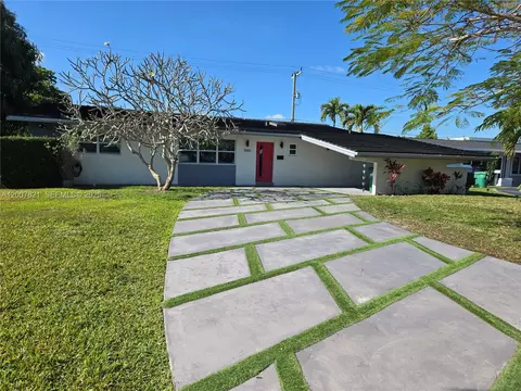 Undisclosed, Palmetto Bay, FL 33176