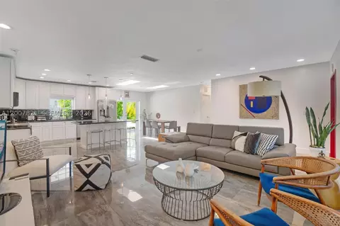 Undisclosed, Palmetto Bay, FL 33176