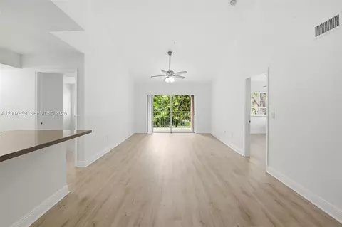 12124 Saint Andrews Pl #201, Miramar, FL 33025