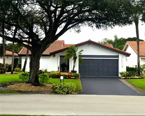 5551 Lakeview Mews Dr, Boynton Beach, FL 33437