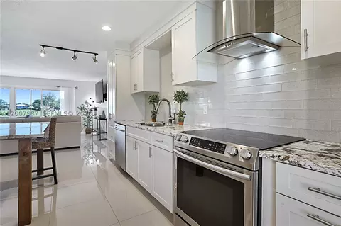 9169 SE Riverfront Ter #M, Jupiter, FL 33469