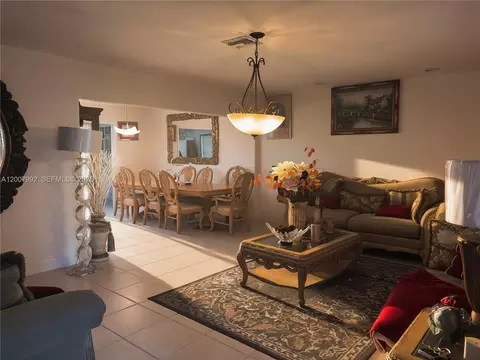 5306 Roosevelt St, Hollywood, FL 33021