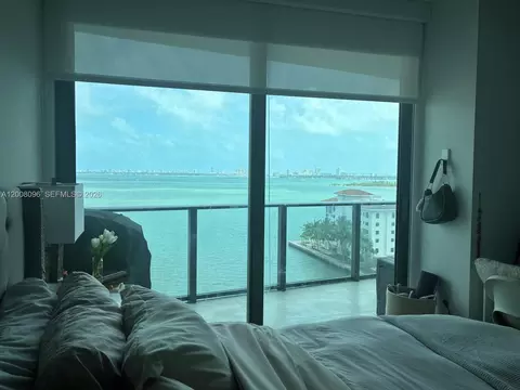 460 NE 28th St #902, Miami, FL 33137