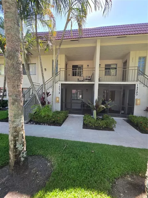 16278 Laurel Dr # 202, Weston, FL 33326