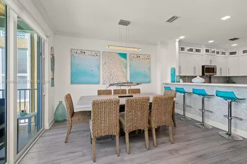 Dining - 443 Sombrero Beach Rd, Marathon, FL 33050 photo 5 of 6