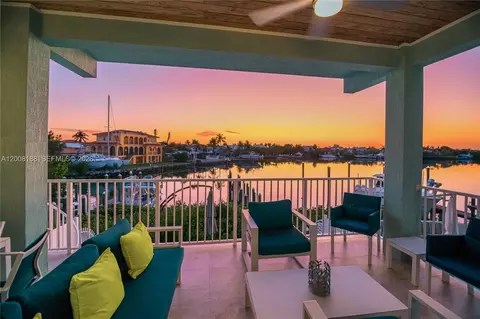 Exterior - 443 Sombrero Beach Rd, Marathon, FL 33050 photo 2 of 5