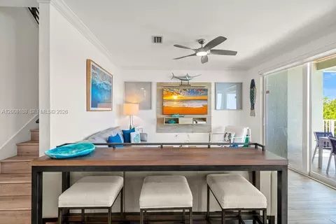 Dining - 443 Sombrero Beach Rd, Marathon, FL 33050 photo 2 of 6
