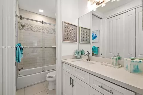 Bath - 443 Sombrero Beach Rd, Marathon, FL 33050 photo 10 of 10