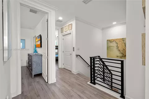 Entry Way - 443 Sombrero Beach Rd, Marathon, FL 33050 photo 5 of 6