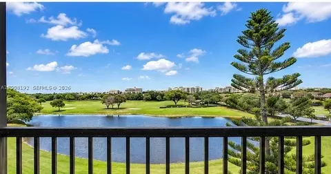 3300 W Rolling Hills Cir #606, Davie, FL 33328