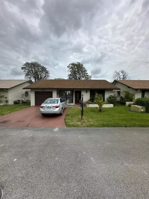1995 SW 15th Pl, Deerfield Beach, FL 33442