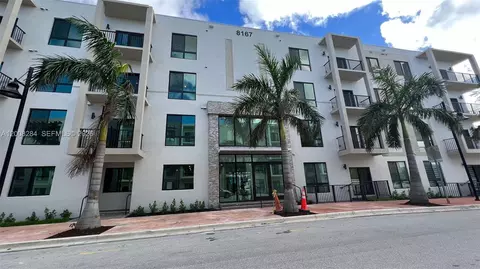 8167 NW 41st St #E-307, Doral, FL 33166