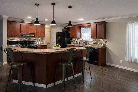 390 NW 134th Ave, Plantation, FL 33325