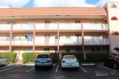 9480 Sunrise Lakes Blvd #204, Sunrise, FL 33322