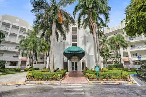 10750 NW 66th St #203, Doral, FL 33178
