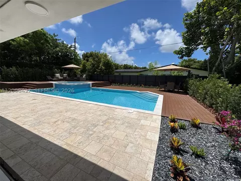 10475 SW 72nd Ave, Pinecrest, FL 33156