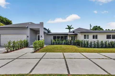 11811 SW 82nd Rd, Miami, FL 33156