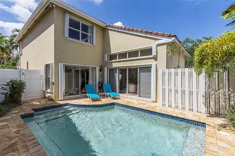 1125 Queen Palm Ct, Hollywood, FL 33019