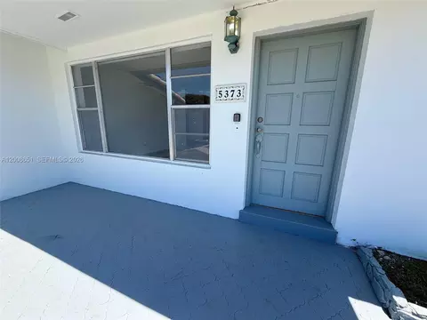 Exterior - 5373 W 10th Ct, Hialeah, FL 33012 photo 2 of 5