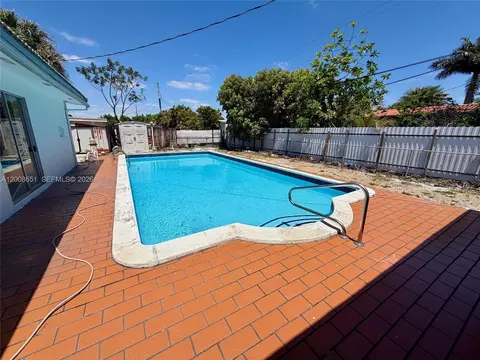 Exterior - 5373 W 10th Ct, Hialeah, FL 33012 photo 3 of 5