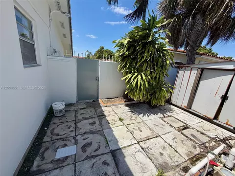 Exterior - 5373 W 10th Ct, Hialeah, FL 33012 photo 5 of 5