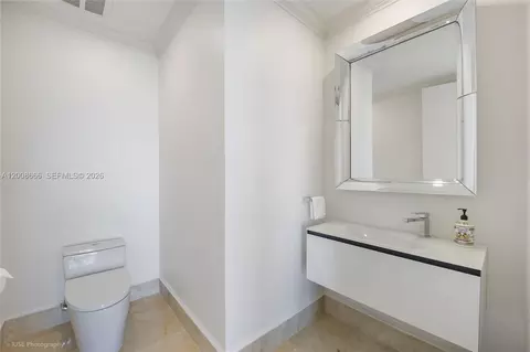 Bath - 3400 SW 27th Ave #2202, Miami, FL 33133 photo 4 of 4