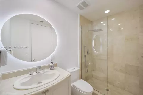 Bath - 3400 SW 27th Ave #2202, Miami, FL 33133 photo 1 of 4