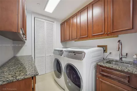 Other - 3400 SW 27th Ave #2202, Miami, FL 33133 photo 3 of 4