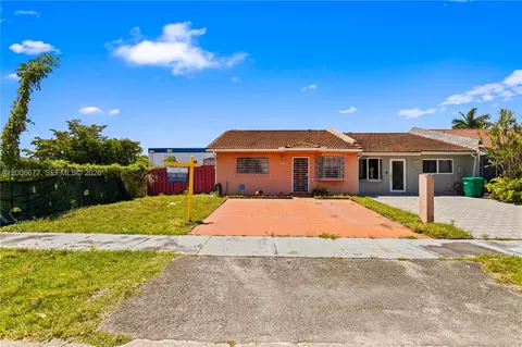 8800 NW 118th St, Hialeah Gardens, FL 33018