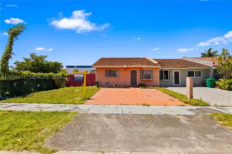 8800 NW 118th St, Hialeah Gardens, FL 33018