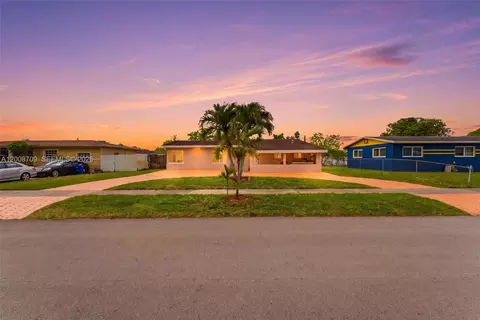 1440 NW 179th Ter, Miami Gardens, FL 33169