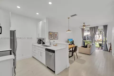1919 Madeira Dr #4, Weston, FL 33327
